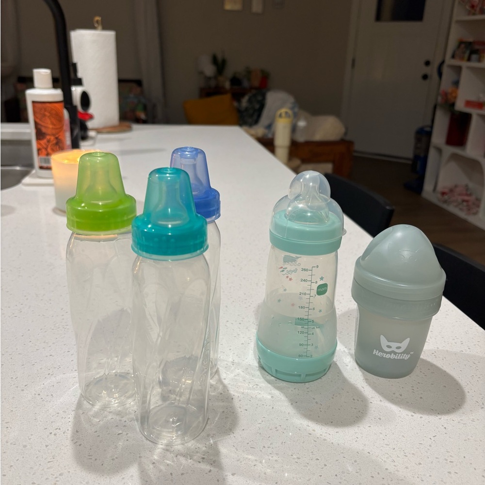 Assorted Bottles (MAM, Evenflo, Herobility)